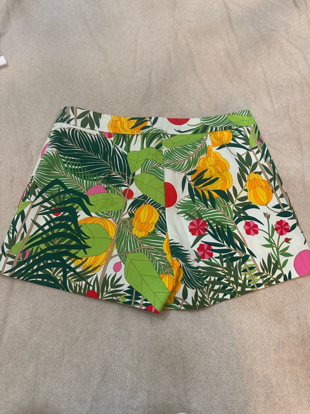 Trina Turk White Tropical Coccoloba Printed High-Waist Shorts Sz 8 38939 - Picture 9 of 15